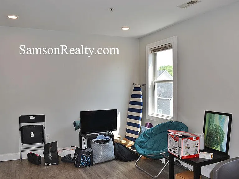 8 Trenton St #2 — Photo 4