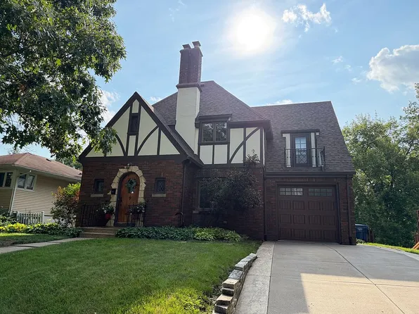 242 Fernwood Ave, Davenport, IA 52803