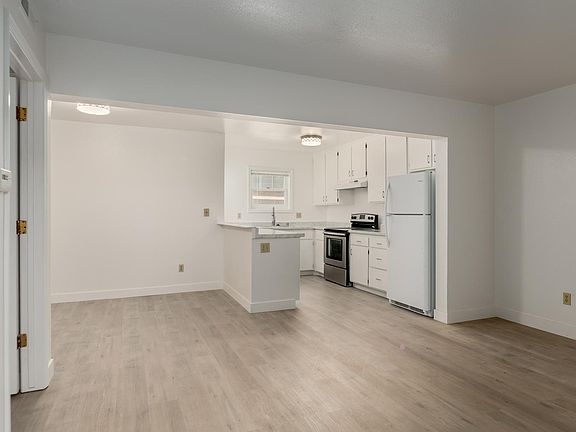 3rd image of 512 10th St APT 1A