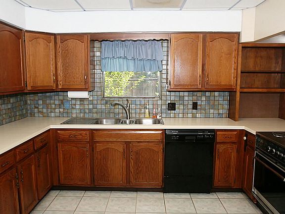 lots of counter space & plenty of cabinets, did I mention 3 pantries!