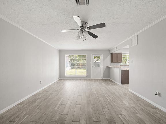 2nd image of 5013 Camden Ln