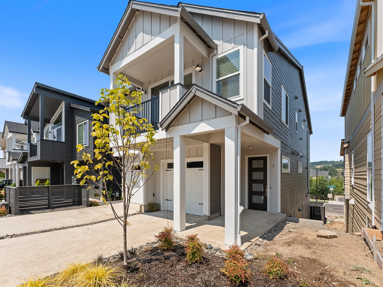4 bed, 3.5 bath, 2332 sqft, $3,295 — Photo 3
