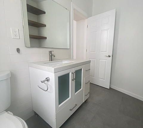 5th image of 193 Ogden Ave APT 2E
