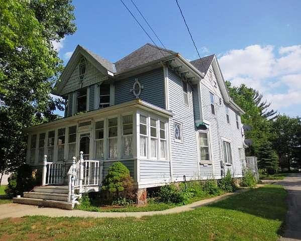 1st image of 321 E Loos St #323