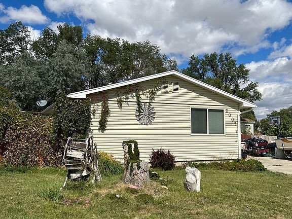 3rd image of 2005 Colorado Dr