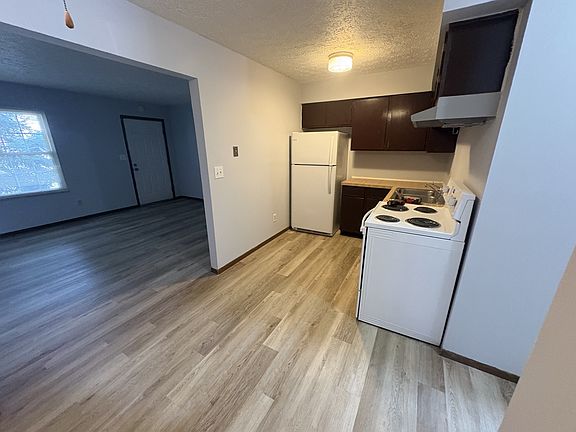 kitchen/ Living Room