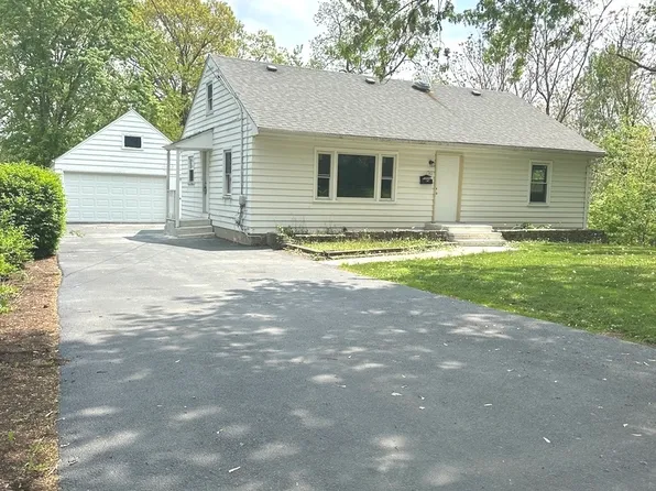 301 Illinois Ave, Elgin, IL 60120