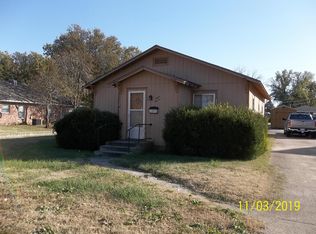 811 W 7th St, Chanute, KS 66720