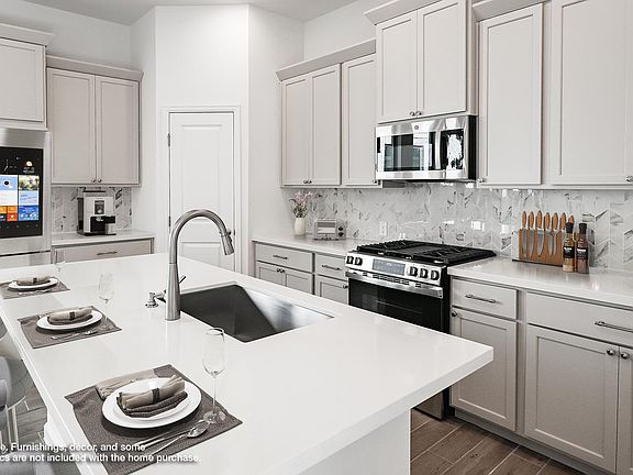 2nd image of 170 Blackborrow Dr