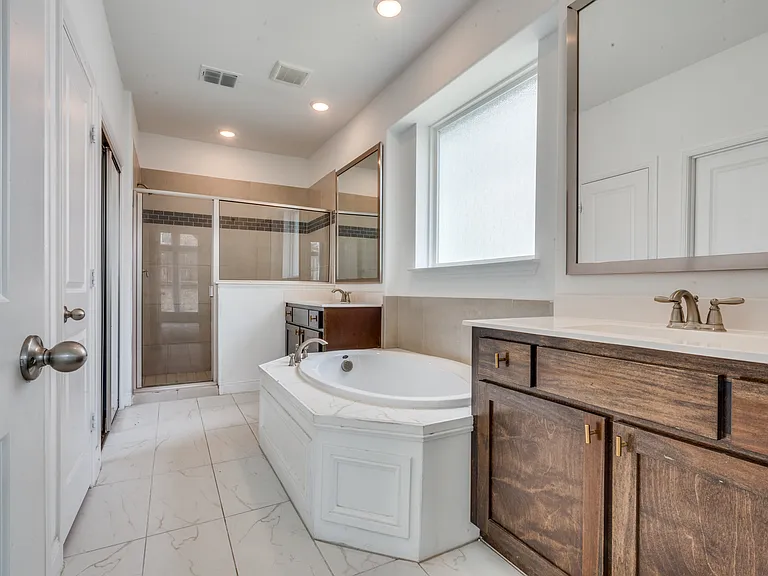 9448 Middle Ground Pl — Photo 18