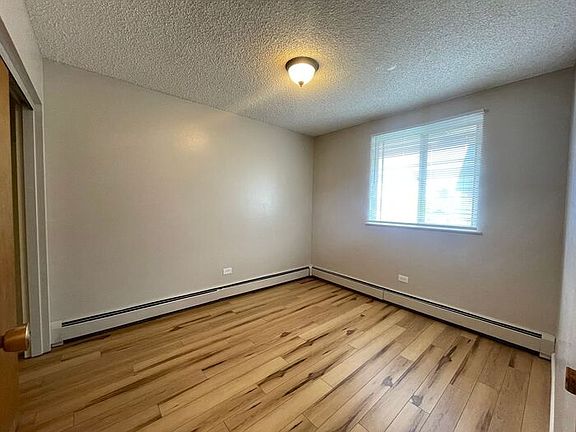 5th image of 411 S 26th St APT 6