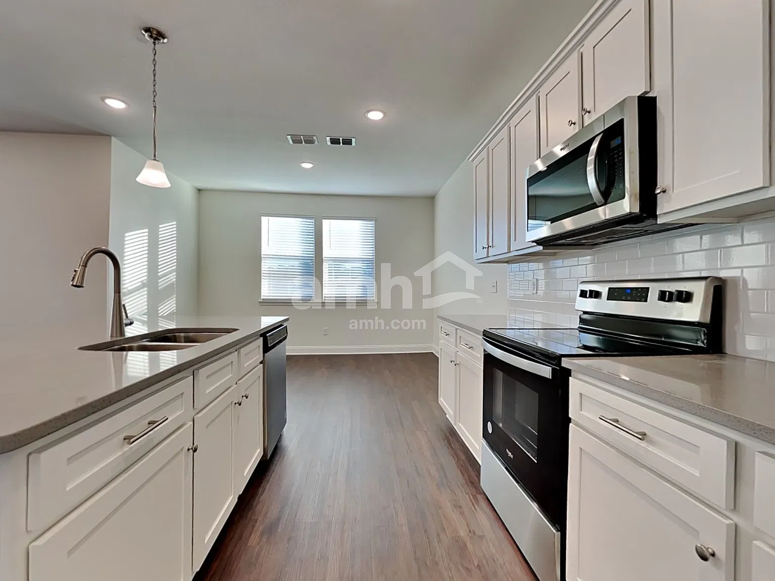 5 bed, 3.0 bath, 2377 sqft, $2,945 — Photo 4