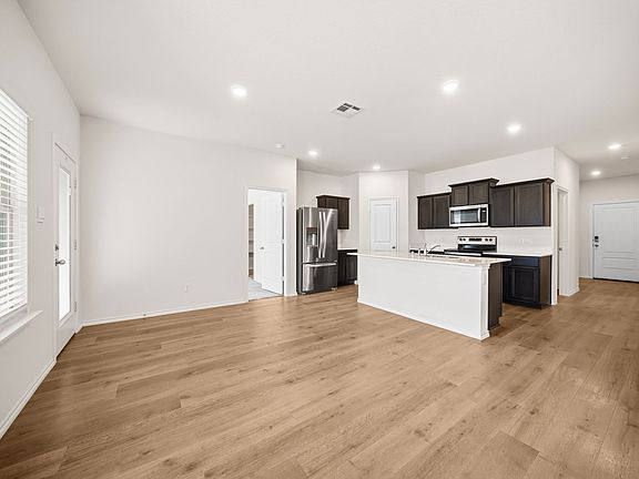 3rd image of 2909 Baldwin Ln