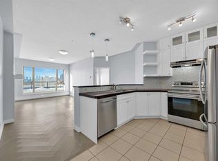 35 E Inglewood Park SE #305, Calgary, AB T2G 1B5