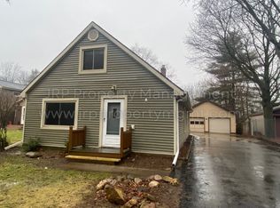 3148 Robinson Rd, Jackson, MI 49203