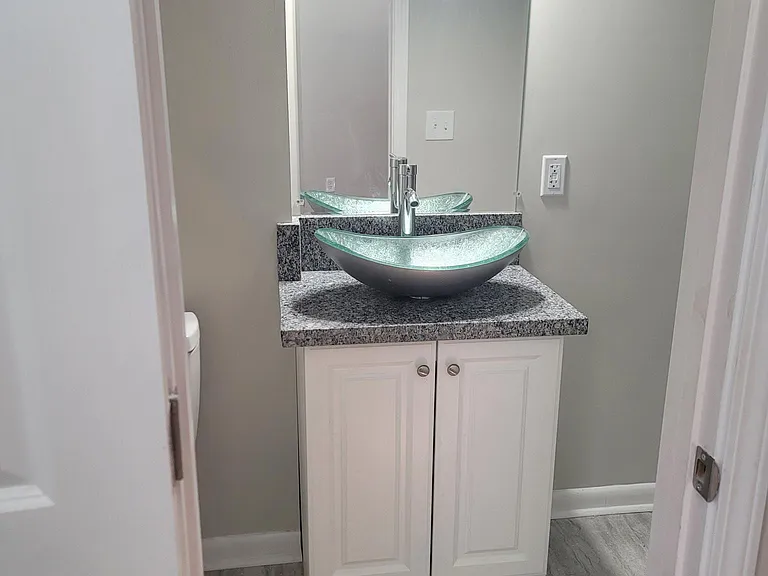 6942 Knollwood Dr — Photo 18
