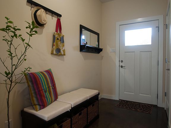 5th image of 3505 Villa Ct Unit 8