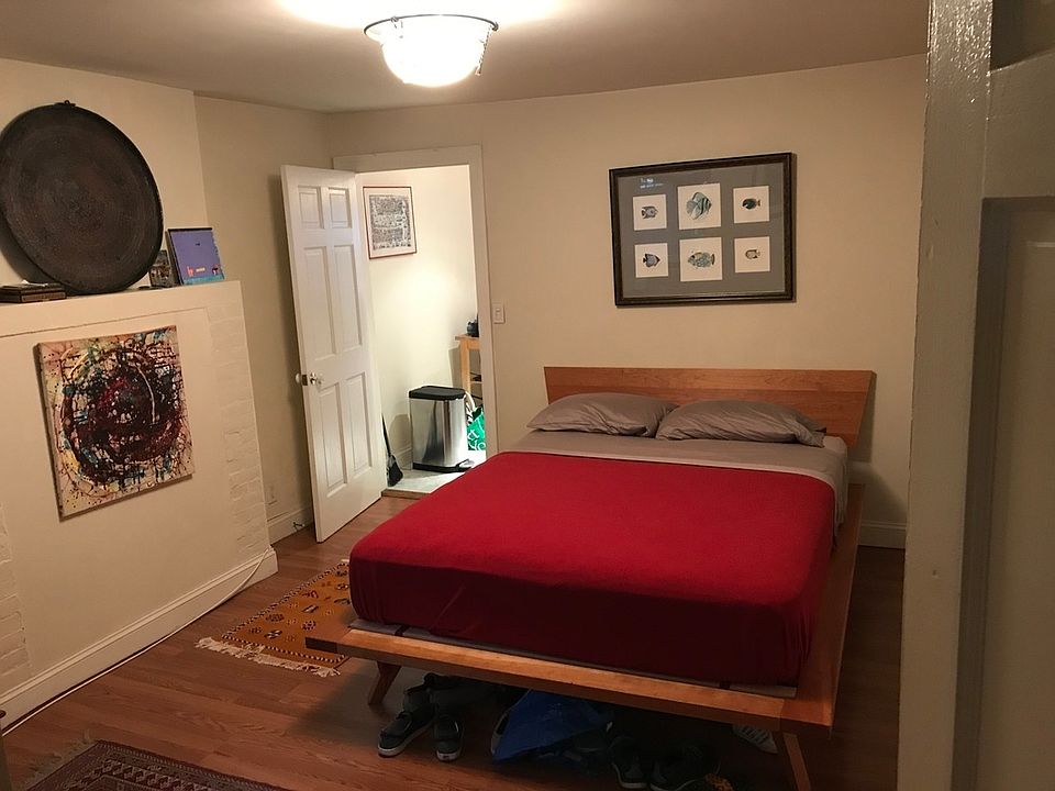 2nd image of 209 Sterling Pl #2