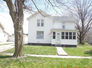 208 S Sycamore St, Franklin Grove, IL 61031