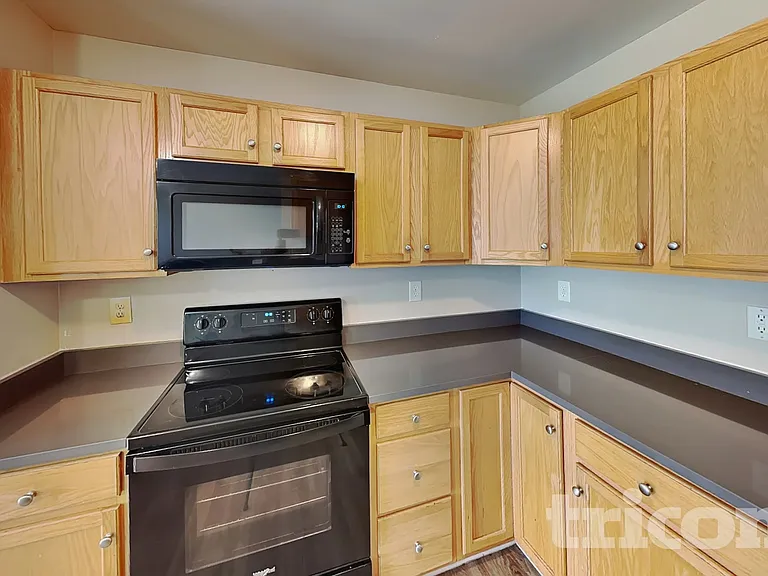 11311 Breezehill Ln — Photo 7
