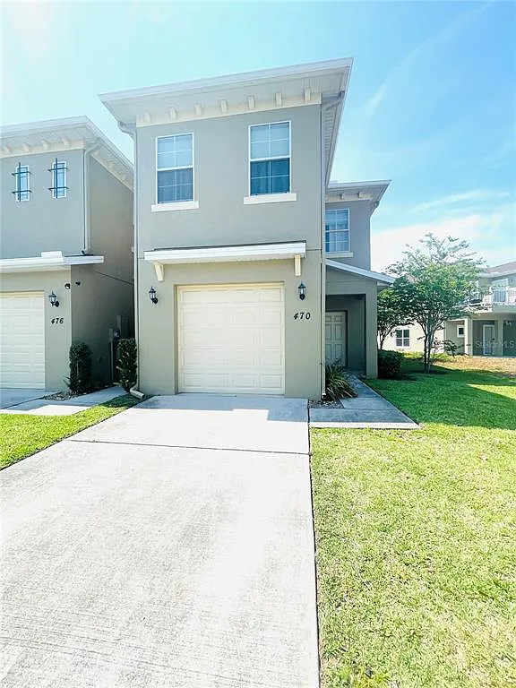 4 bed, 2.5 bath, 1948 sqft, $2,095 — Photo 1
