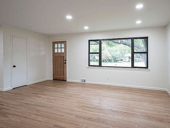 5th image of 716 Newberry Dr