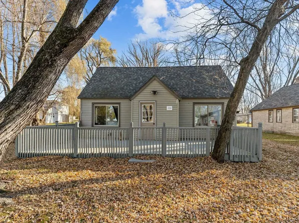 326 West St, New London, WI 54961