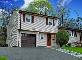 58 Normandy Dr, Wayne, NJ 07470