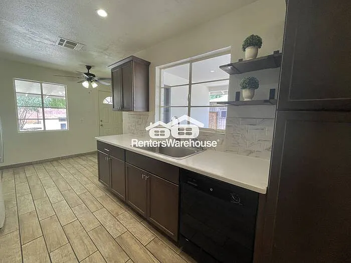 760 N Evergreen St — Photo 10