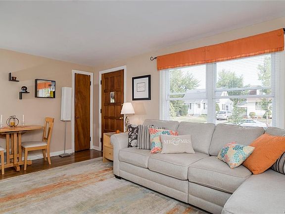 3rd image of 380 Hamilton Blvd