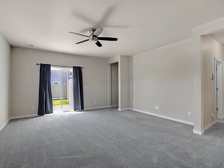 4345 W Silver Riv — Photo 11
