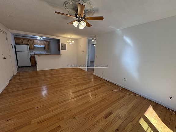 5th image of 530 Washington St APT 22
