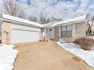 705 Briarwood Terrace Ct, Saint Louis, MO 63129