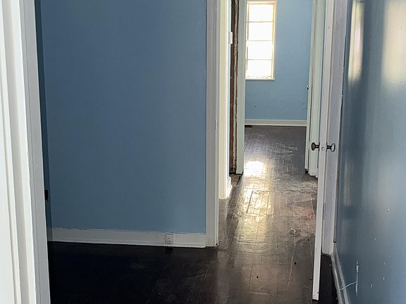 5th image of 3536 Rosemary Ave