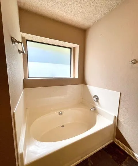 6404 Tempest Dr — Photo 15