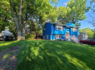 262 Carentan Rd, Hopatcong, NJ 07843