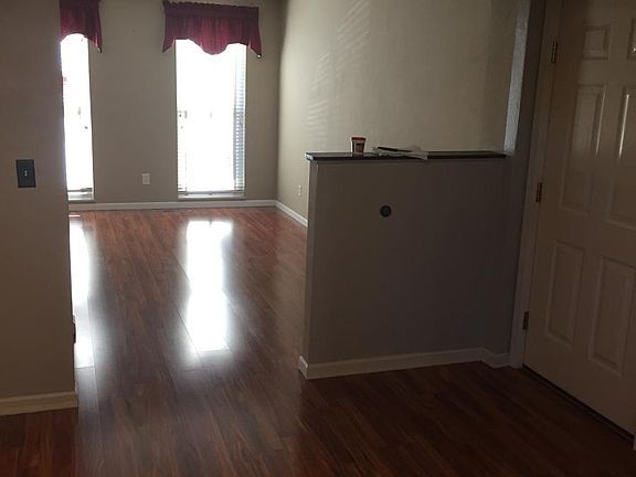 4th image of 4490 Country Club Blvd