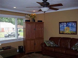 3rd image of 213 Waynoka Ln
