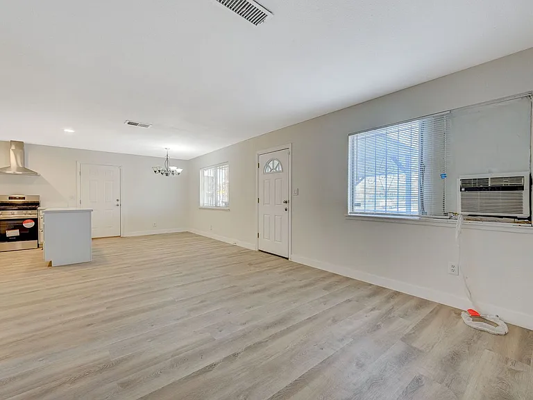 893 W Bartlett Ave — Photo 5