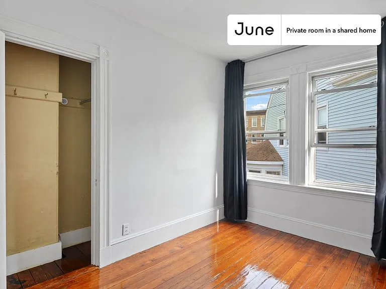 4 Haskell St #B — Photo 2