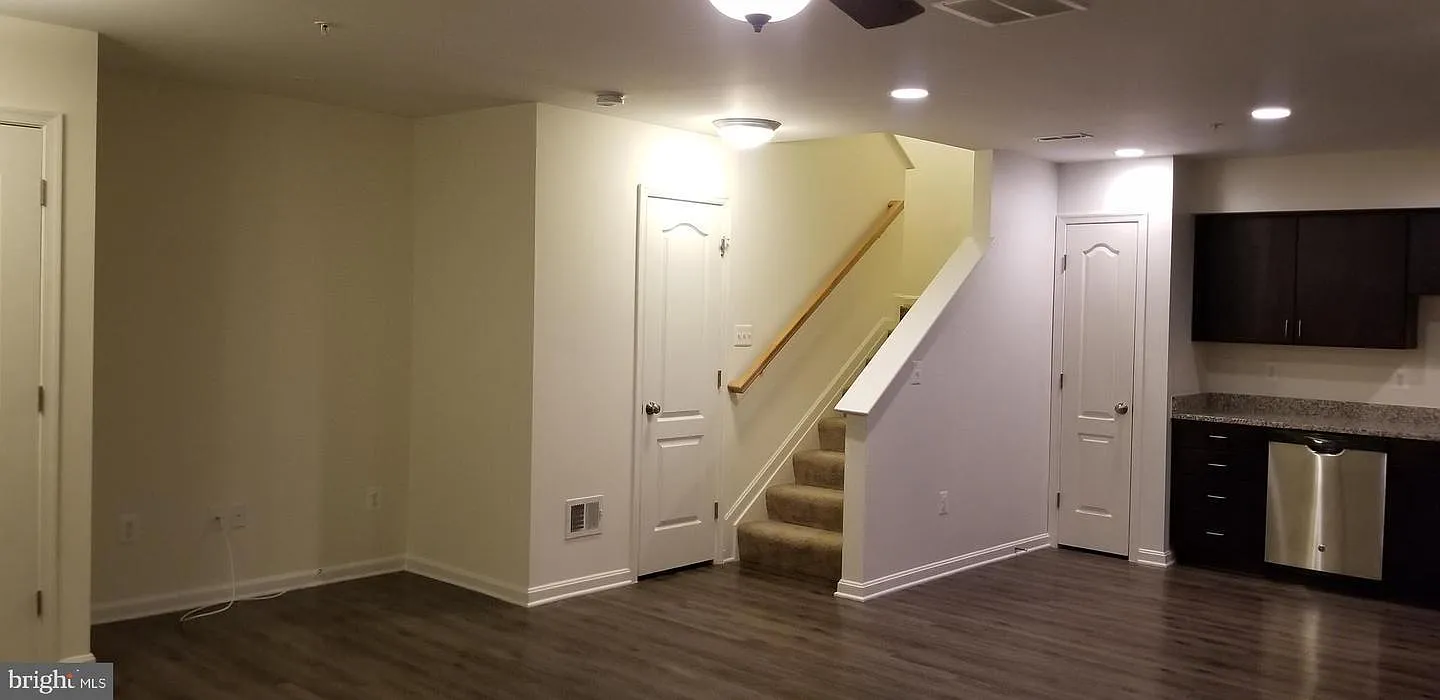 1826 Cassandra Dr — Photo 3
