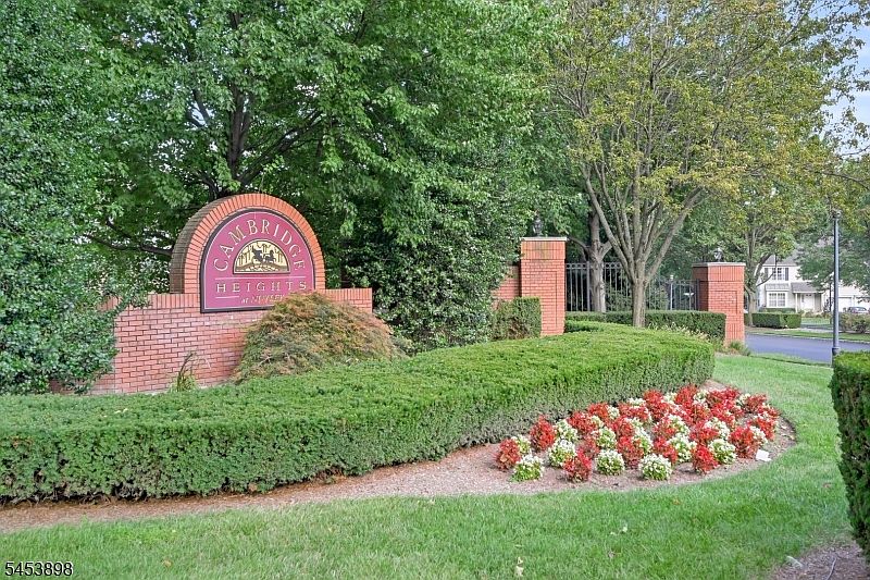 1st image of 200 Barringer Dr