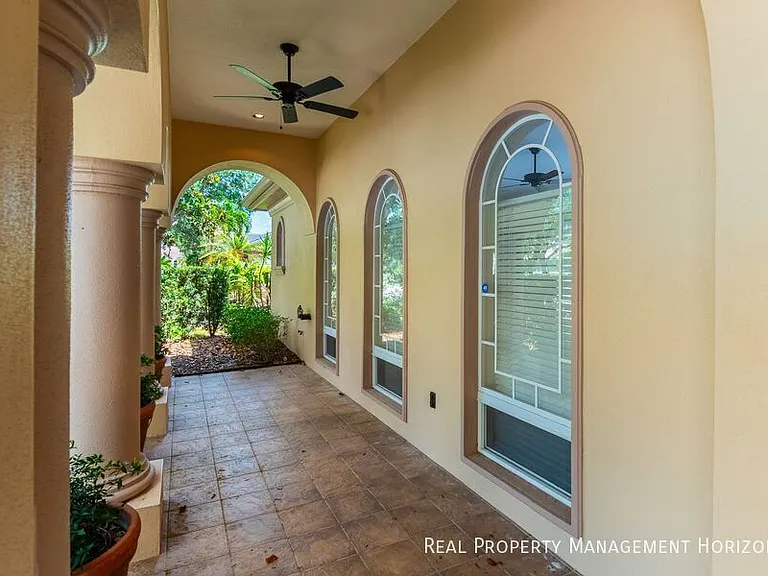 6914 Stanhope Pl — Photo 2