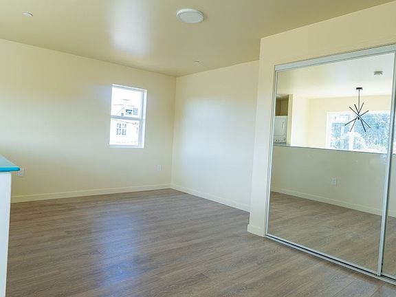 2nd image of 1877-1881 Irving Ave #1881-103