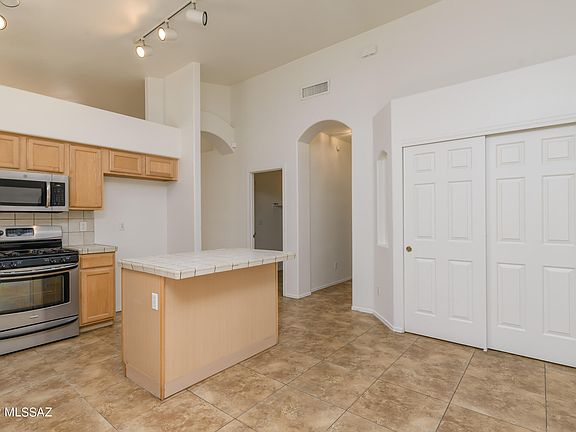3rd image of 3392 N Sand Creek Ct