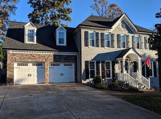 8017 Crooked Chute Ct, Raleigh, NC 27612