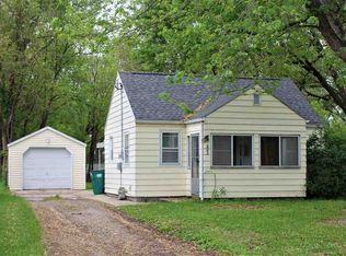 802 S Evans Rd, Evansdale, IA 50707