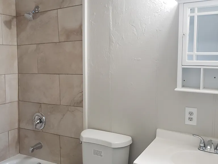 121 Teakwood St — Photo 15