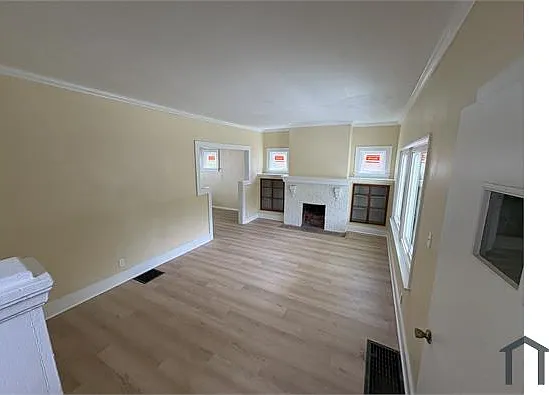 4 bed, 1296 sqft, $2,395 — Photo 4