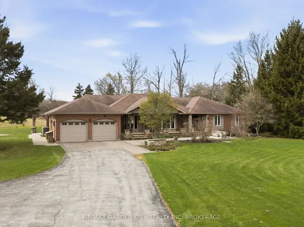 802 Sawmill Rd, Brant, ON L9G 3L1